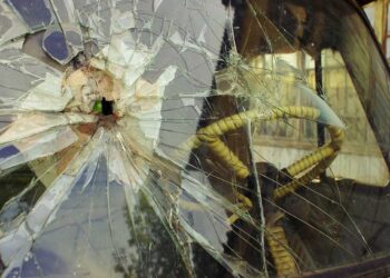 How to Protect your Windshield from Damage